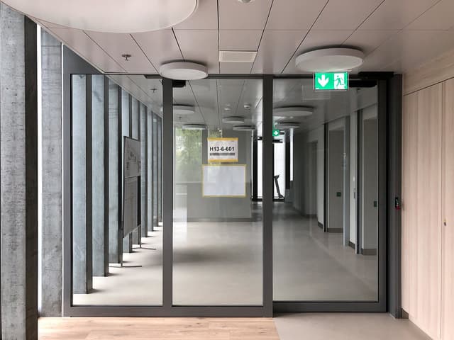 PRESTO STEEL / STAINLESS STEEL PROFILED GLAZED AUTOMATIC SLIDING DOORS