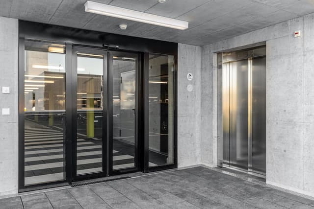 FUGO LIGHT STEEL / STAINLESS STEEL PROFILED GLAZED AUTOMATIC SLIDING DOORS